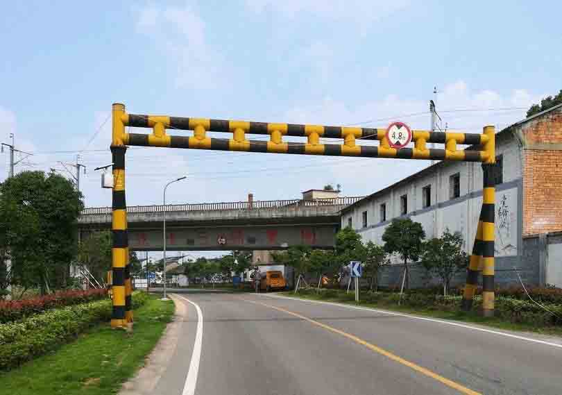 信阳铁路限高架